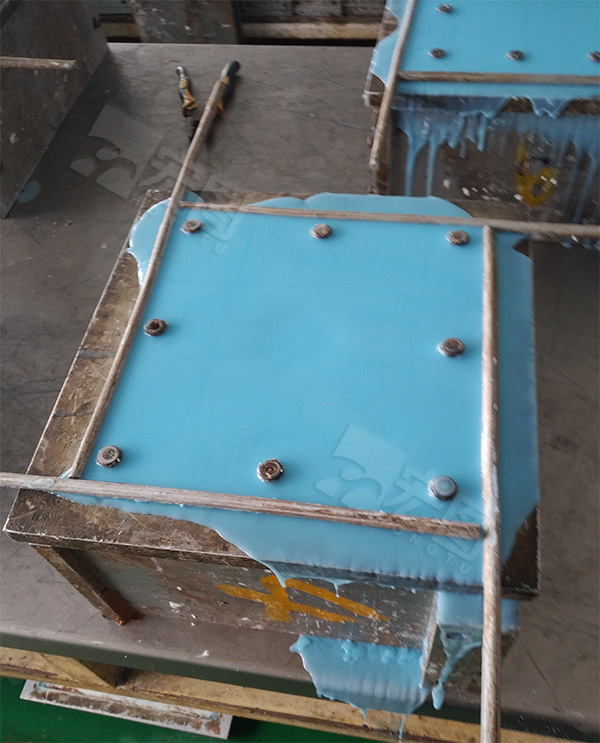 輪胎模具硅膠進行灌注